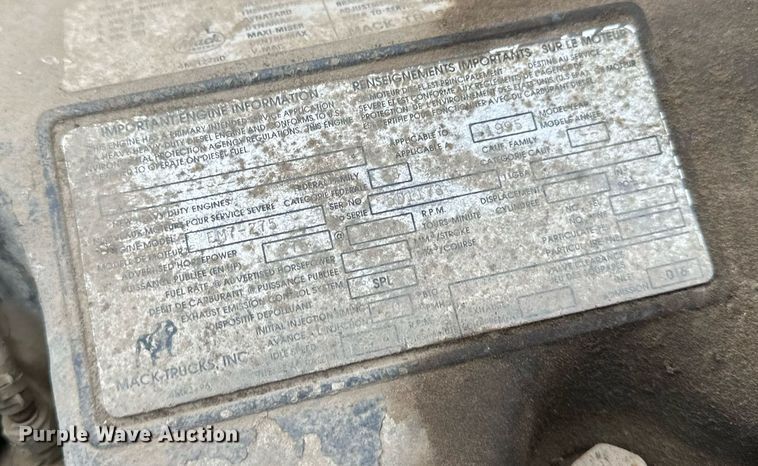 image for item DV0623 1995 Mack DM690S semi truck