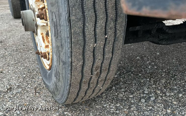 image for item DV0623 1995 Mack DM690S semi truck