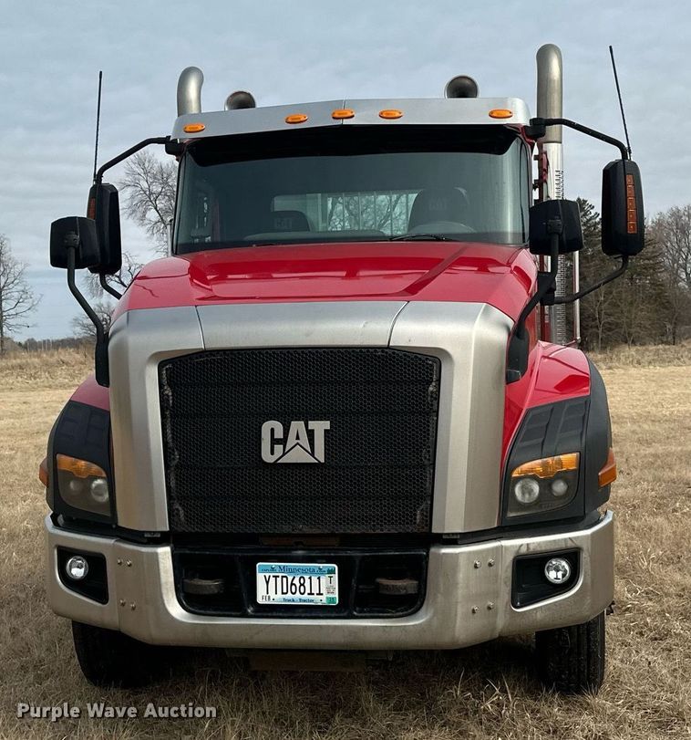 image for item DV0626 2015 Caterpillar CT660S semi truck