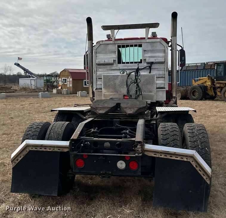 image for item DV0626 2015 Caterpillar CT660S semi truck