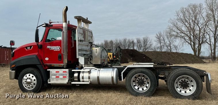 image for item DV0626 2015 Caterpillar CT660S semi truck