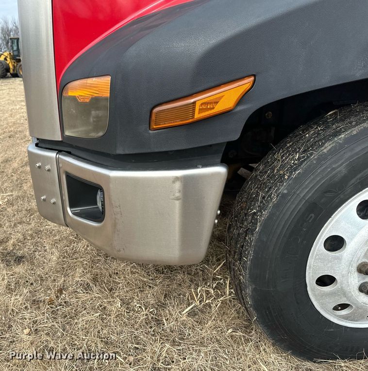 image for item DV0626 2015 Caterpillar CT660S semi truck