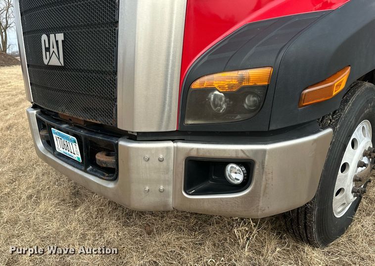 image for item DV0626 2015 Caterpillar CT660S semi truck