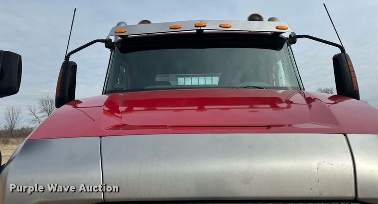 image for item DV0626 2015 Caterpillar CT660S semi truck