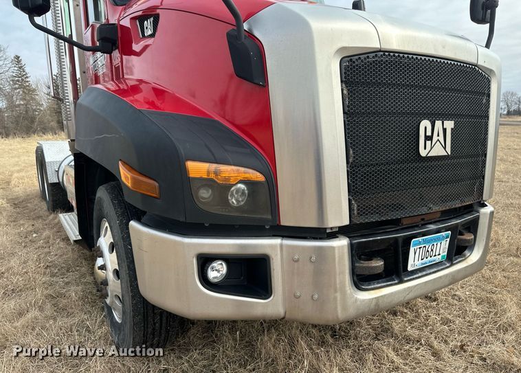 image for item DV0626 2015 Caterpillar CT660S semi truck