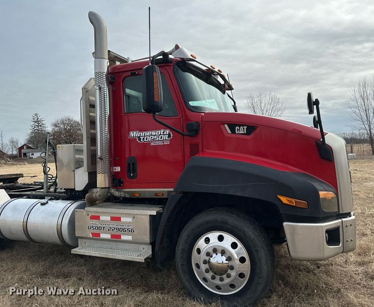 image for item DV0626 2015 Caterpillar CT660S semi truck