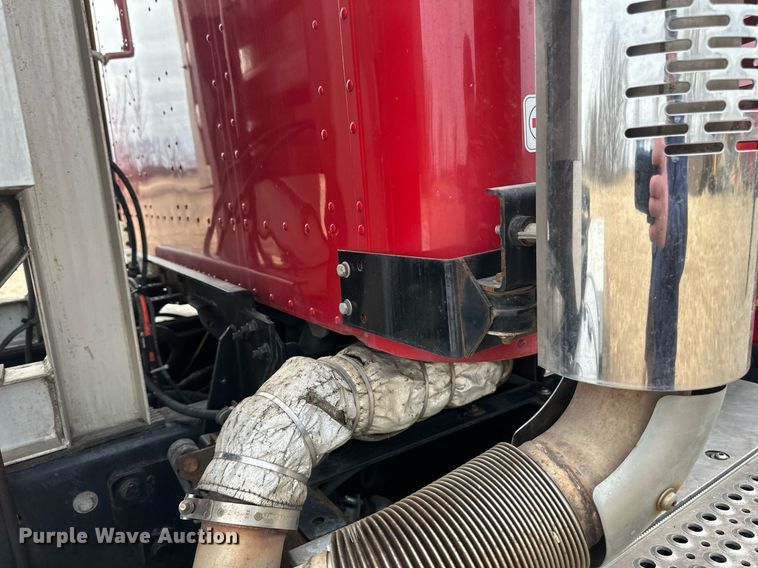 image for item DV0626 2015 Caterpillar CT660S semi truck