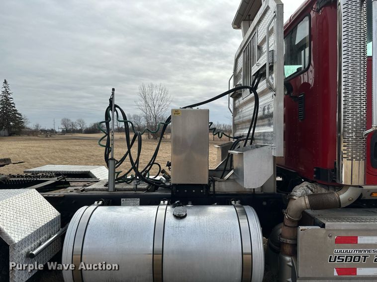 image for item DV0626 2015 Caterpillar CT660S semi truck