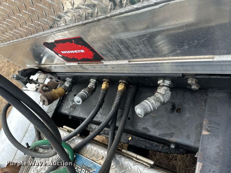 image for item DV0626 2015 Caterpillar CT660S semi truck