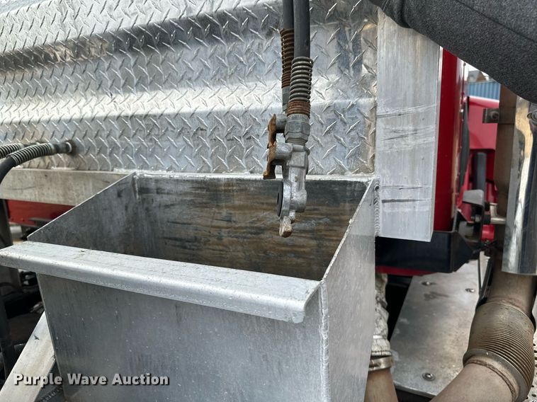 image for item DV0626 2015 Caterpillar CT660S semi truck