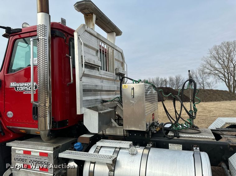 image for item DV0626 2015 Caterpillar CT660S semi truck