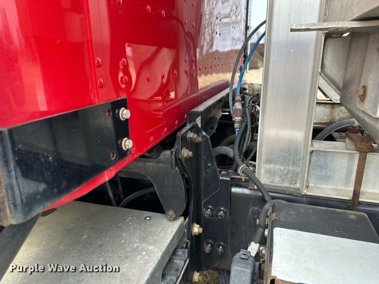 image for item DV0626 2015 Caterpillar CT660S semi truck