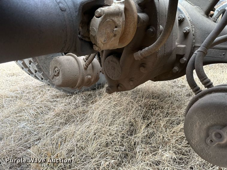 image for item DV0626 2015 Caterpillar CT660S semi truck