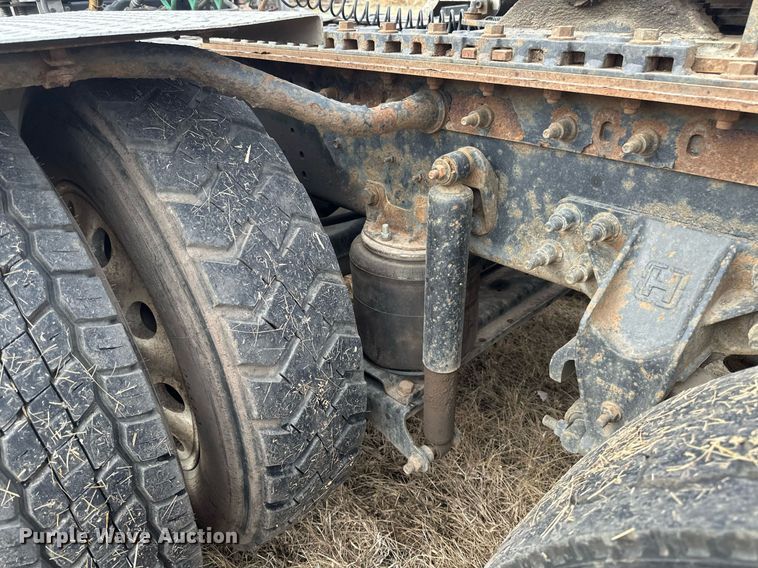 image for item DV0626 2015 Caterpillar CT660S semi truck