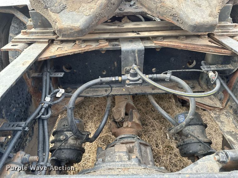 image for item DV0626 2015 Caterpillar CT660S semi truck