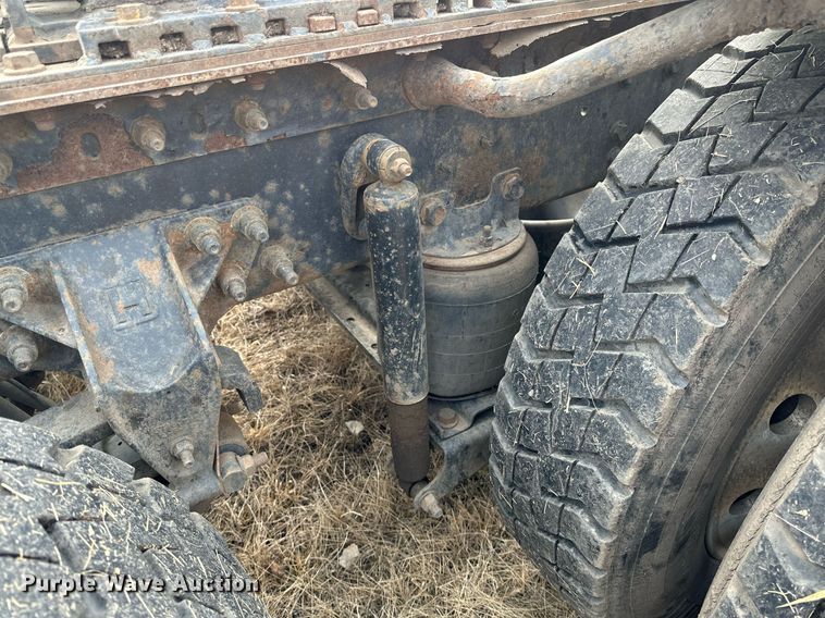 image for item DV0626 2015 Caterpillar CT660S semi truck