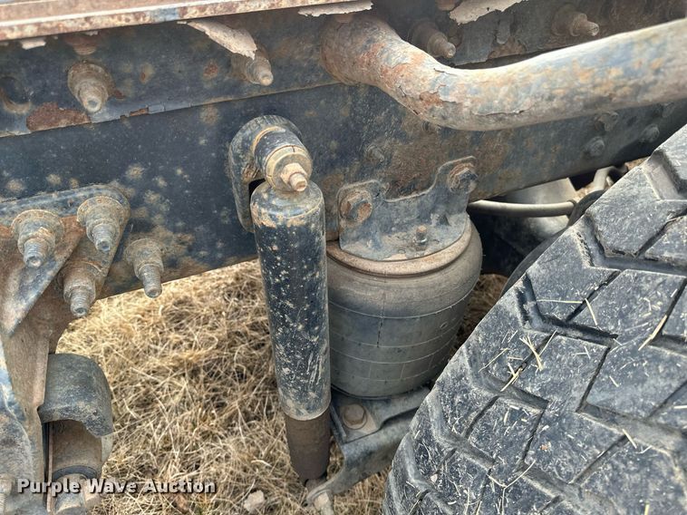 image for item DV0626 2015 Caterpillar CT660S semi truck