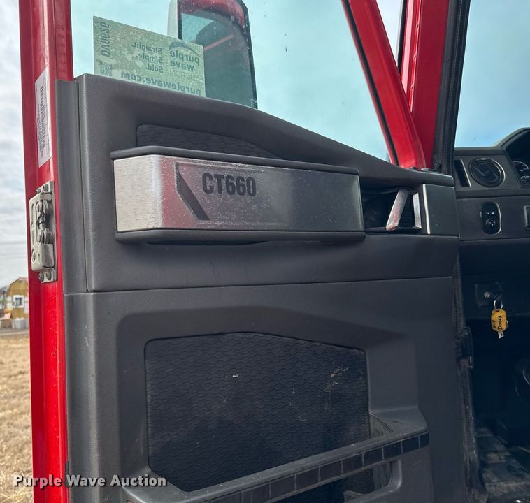 image for item DV0626 2015 Caterpillar CT660S semi truck