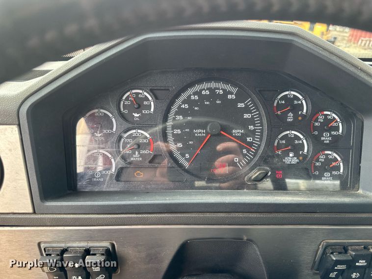 image for item DV0626 2015 Caterpillar CT660S semi truck