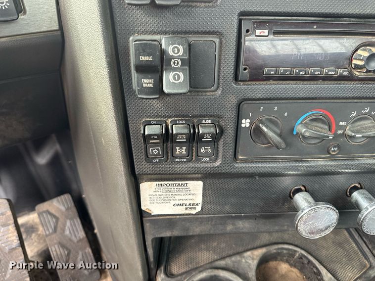 image for item DV0626 2015 Caterpillar CT660S semi truck