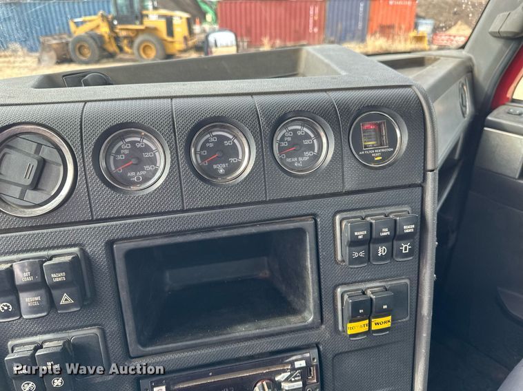 image for item DV0626 2015 Caterpillar CT660S semi truck