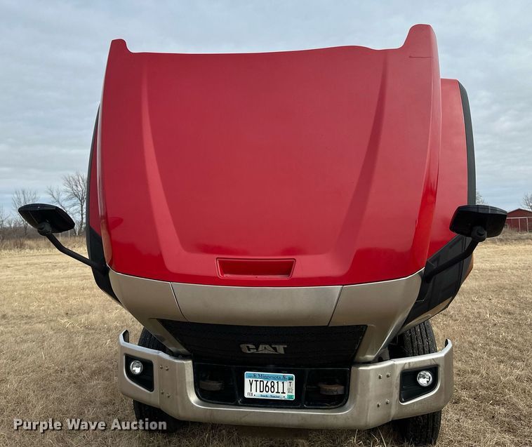 image for item DV0626 2015 Caterpillar CT660S semi truck