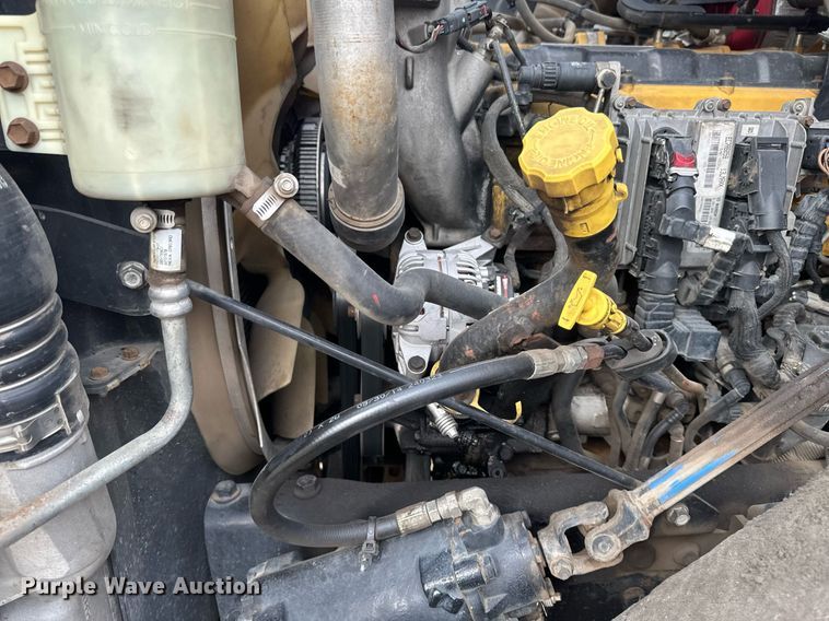 image for item DV0626 2015 Caterpillar CT660S semi truck