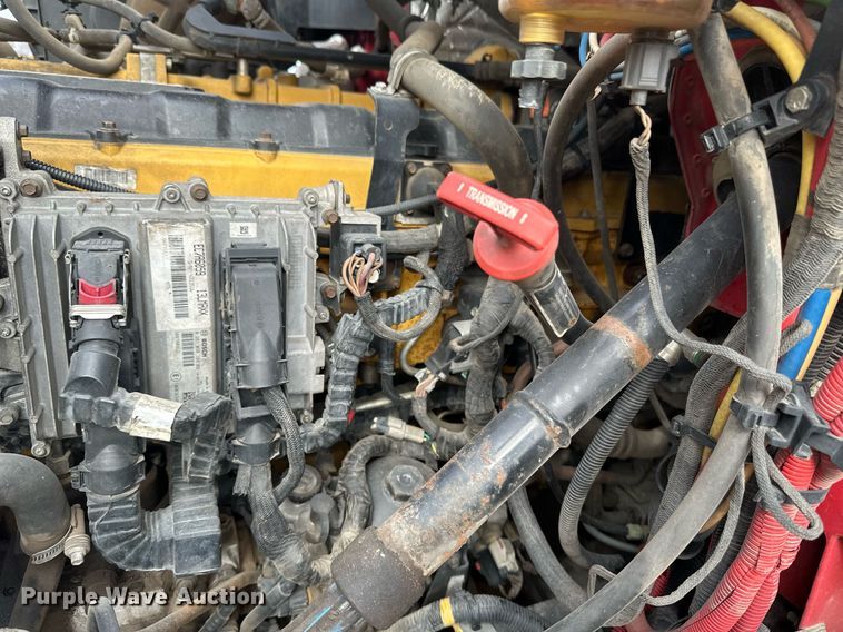 image for item DV0626 2015 Caterpillar CT660S semi truck