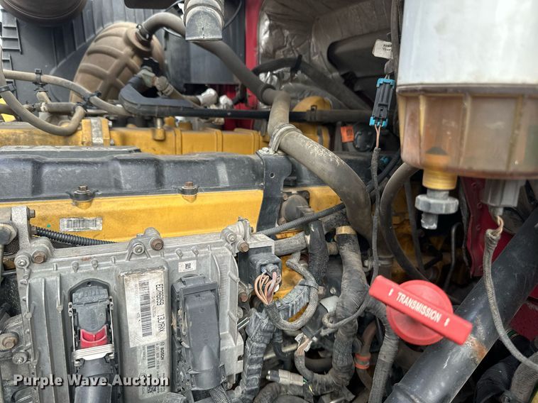 image for item DV0626 2015 Caterpillar CT660S semi truck