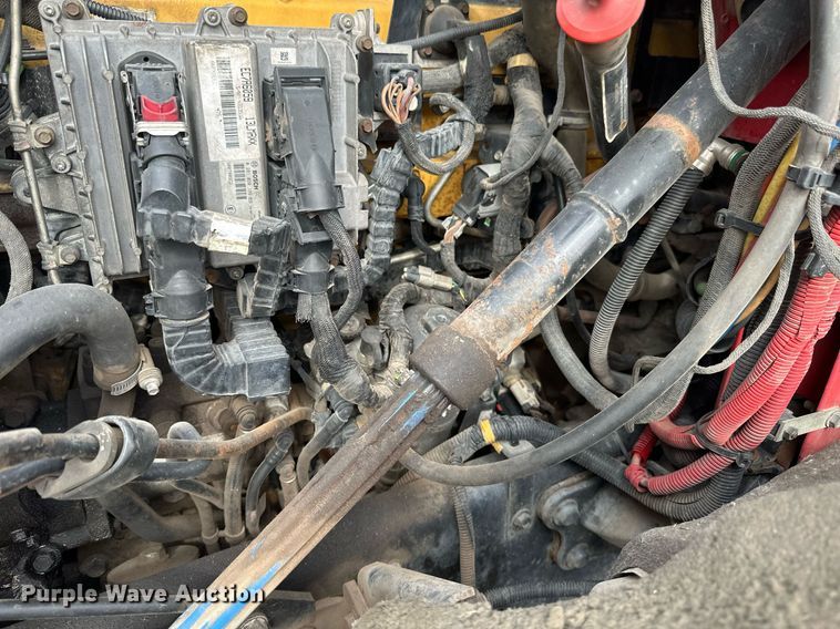 image for item DV0626 2015 Caterpillar CT660S semi truck