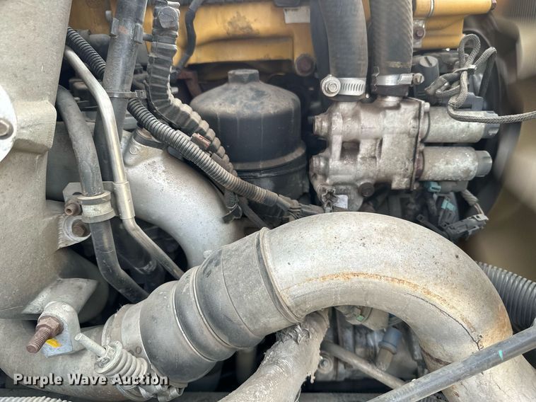 image for item DV0626 2015 Caterpillar CT660S semi truck