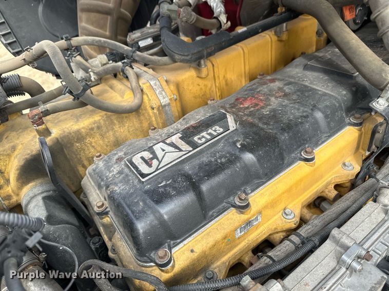 image for item DV0626 2015 Caterpillar CT660S semi truck