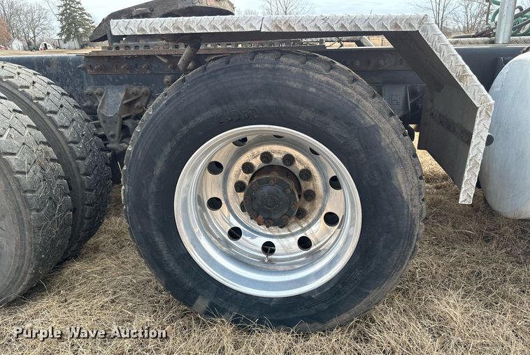 image for item DV0626 2015 Caterpillar CT660S semi truck