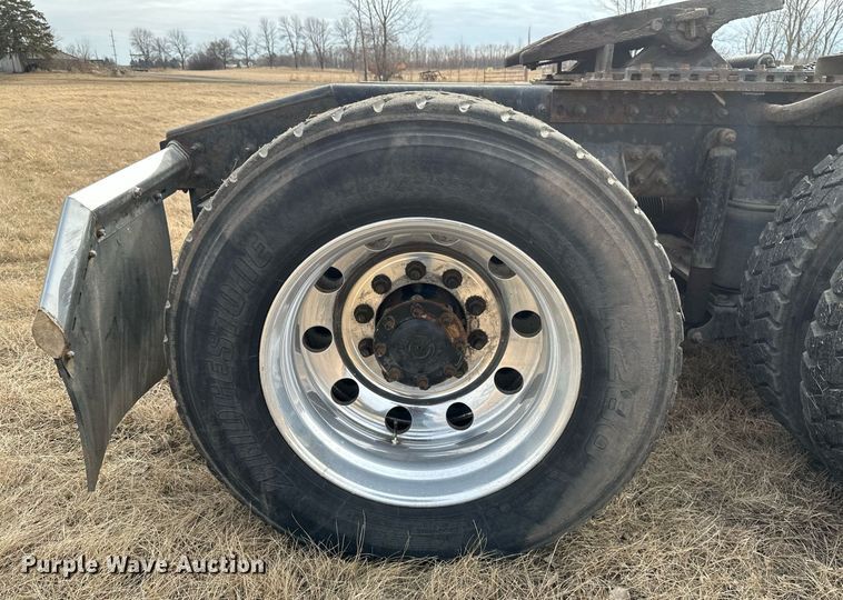 image for item DV0626 2015 Caterpillar CT660S semi truck