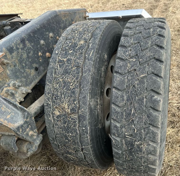 image for item DV0626 2015 Caterpillar CT660S semi truck