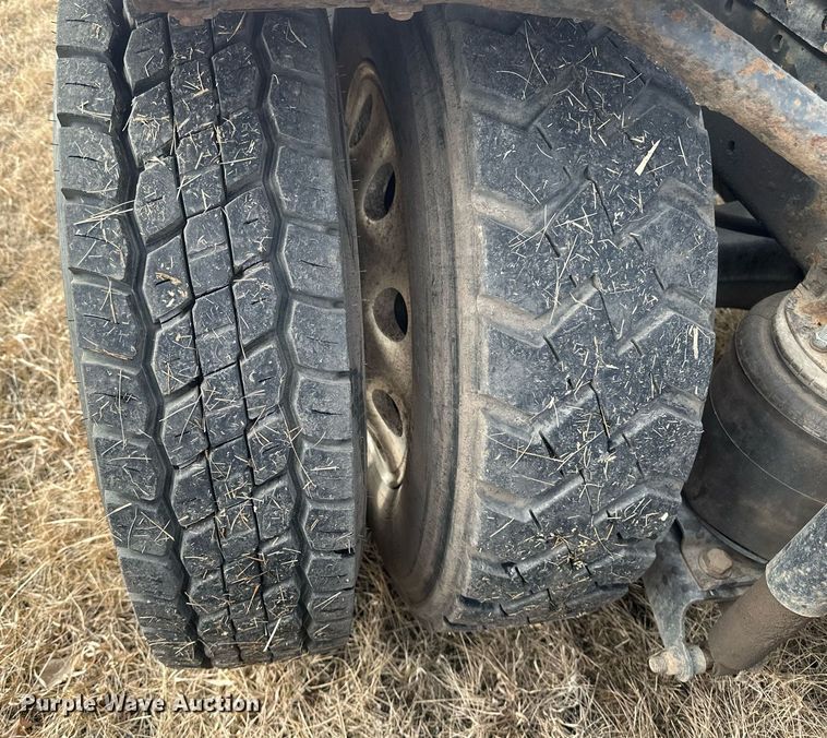 image for item DV0626 2015 Caterpillar CT660S semi truck