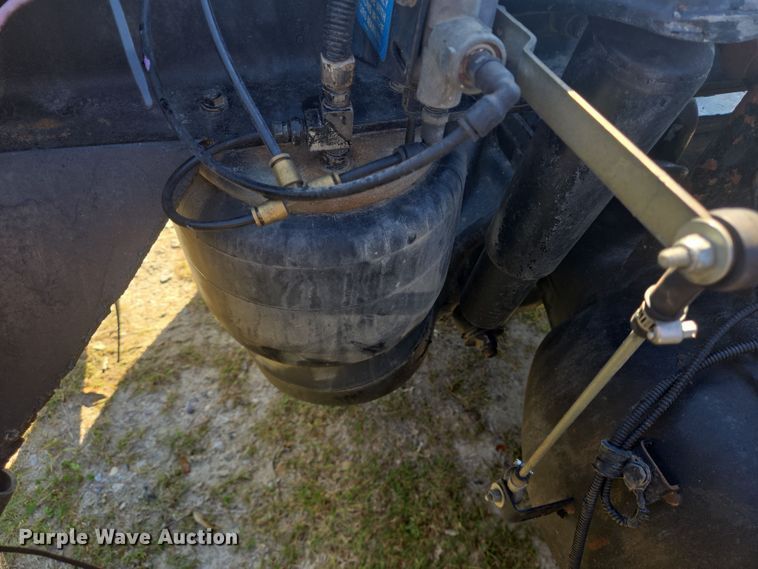 image for item DV1287 2007 Peterbilt 379 semi truck