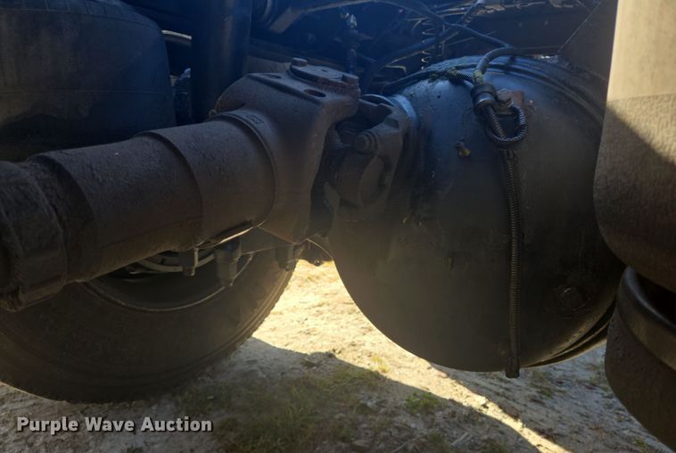 image for item DV1287 2007 Peterbilt 379 semi truck