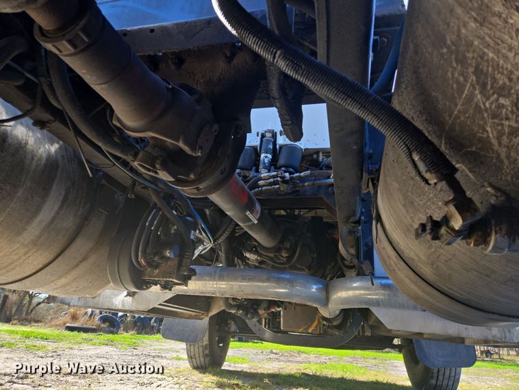 image for item DV1287 2007 Peterbilt 379 semi truck