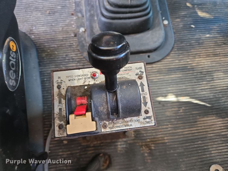 image for item DV1287 2007 Peterbilt 379 semi truck