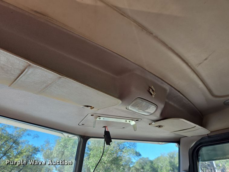 image for item DV1287 2007 Peterbilt 379 semi truck