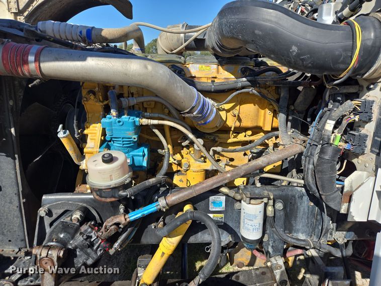 image for item DV1287 2007 Peterbilt 379 semi truck