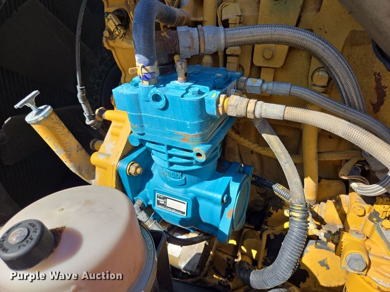 image for item DV1287 2007 Peterbilt 379 semi truck