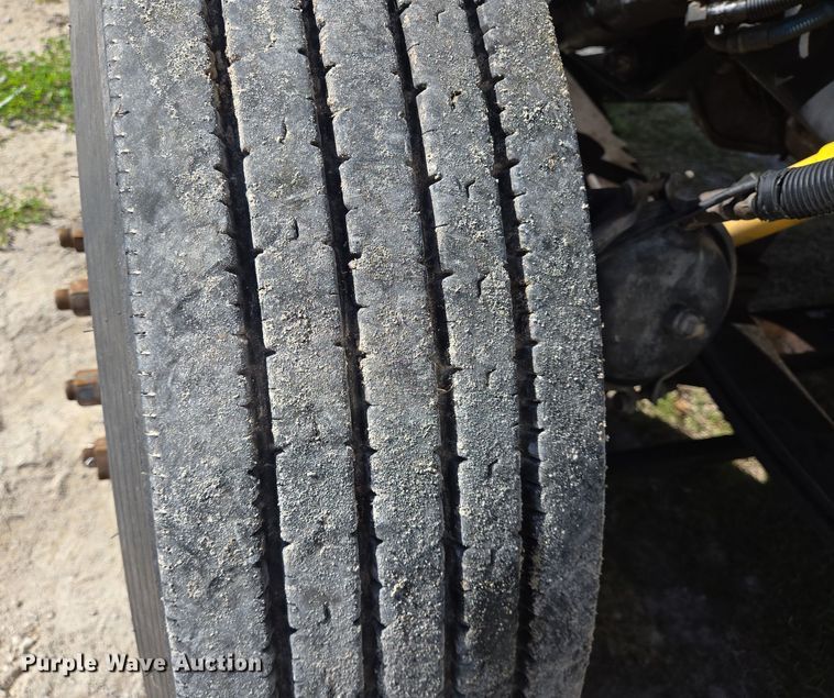 image for item DV1287 2007 Peterbilt 379 semi truck