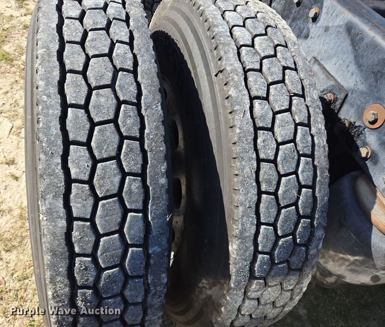 image for item DV1287 2007 Peterbilt 379 semi truck