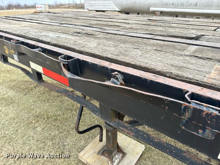 image for item DV1775 1974 Hobbs Flatbed trailer