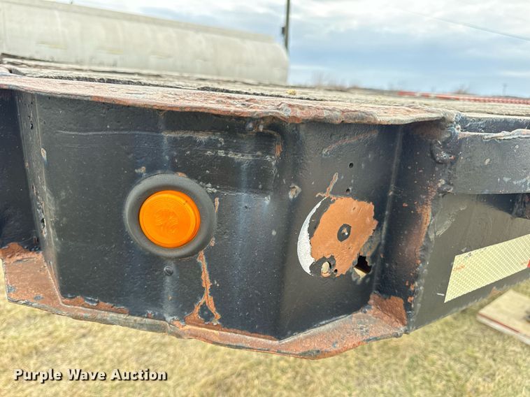 image for item DV1775 1974 Hobbs Flatbed trailer