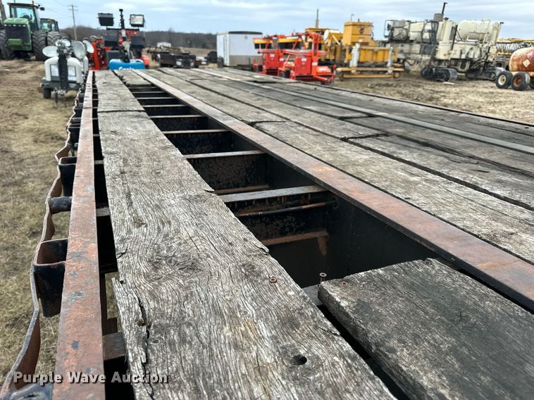 image for item DV1775 1974 Hobbs Flatbed trailer