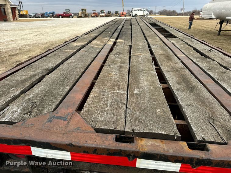 image for item DV1775 1974 Hobbs Flatbed trailer