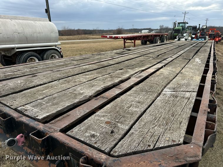 image for item DV1775 1974 Hobbs Flatbed trailer